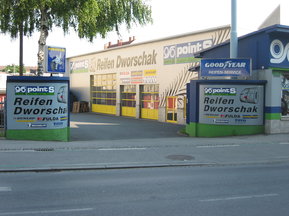 Firmengebäude von Reifen Dworschak